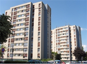 t4 à la location -   08000  CHARLEVILLE MEZIERES, surface 79 m2 location t4 - UBI462608579